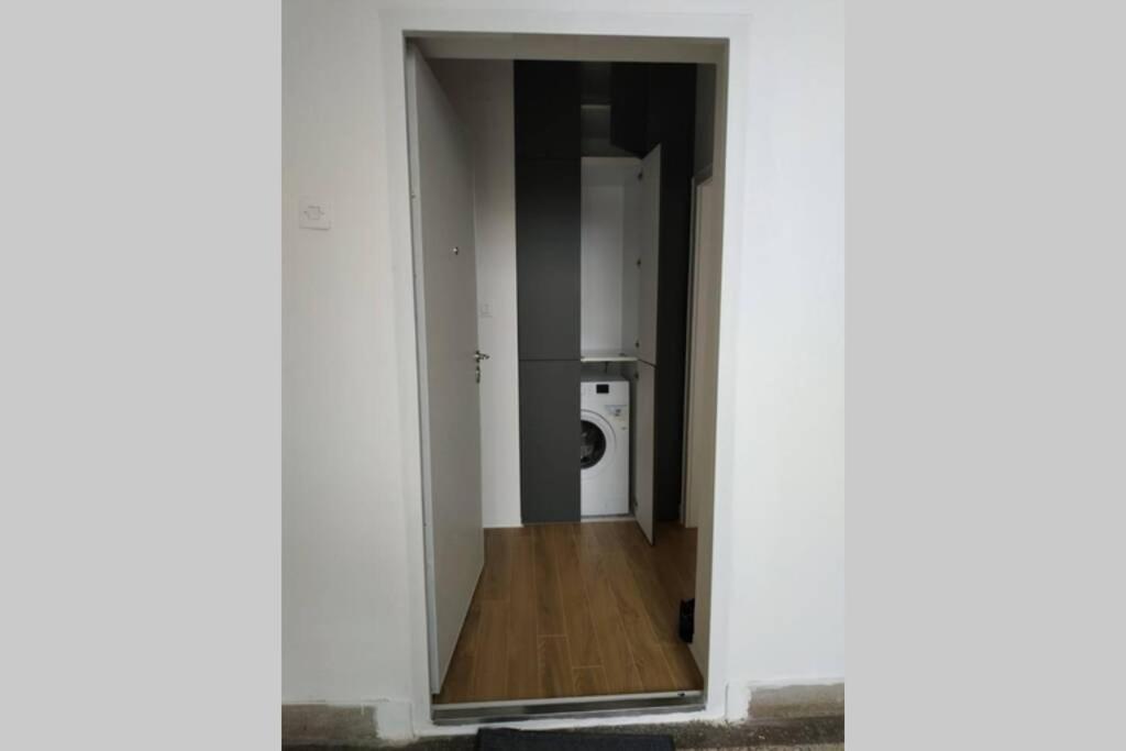 Millennium Bridge Cozy Apartment Top Location 波德戈里察 外观 照片